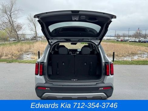 Used 2023 Kia Sorento SX Prestige image 11