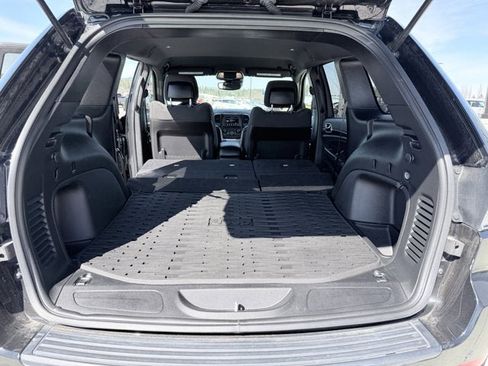 Used 2021 Jeep Grand Cherokee Laredo image 21