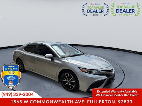 Used 2021 Toyota Camry SE FWD image 5