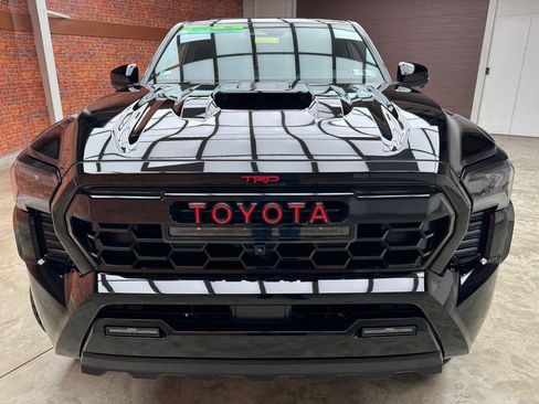 Used 2026 Toyota Tacoma TRD Pro w/ Tow Tech Package AWD/4WD image 9