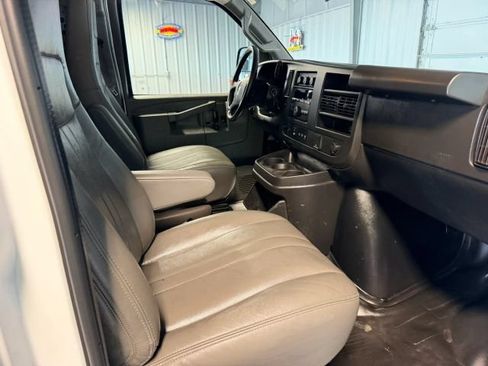 Used 2022 Chevrolet Express 3500 Extended w/ Driver Convenience Package RWD image 11