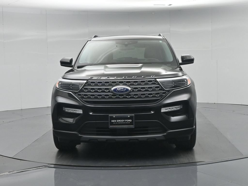 Certified 2023 Ford Explorer XLT w/ Equipment Group 202A RWD image 32