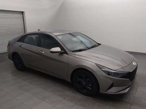 Used 2022 Hyundai Elantra SEL w/ Convenience Package image 11