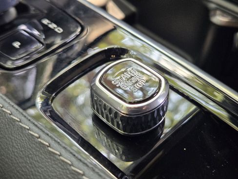 Used 2025 Volvo XC90 T8 Ultra w/ Lounge Package image 23