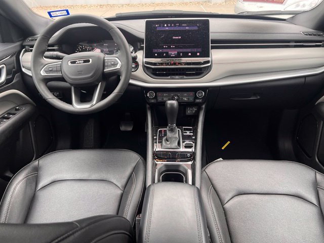Used 2025 Jeep Compass Limited AWD/4WD image 11