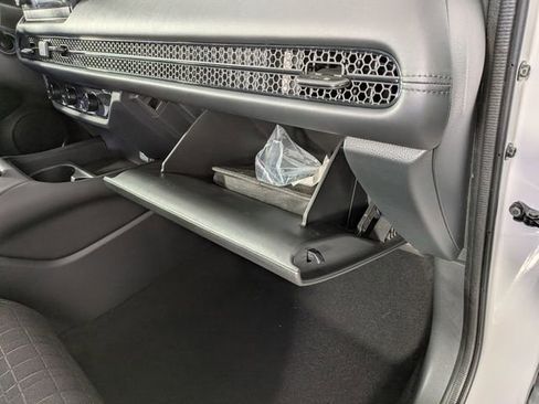 Used 2023 Honda HR-V LX image 30