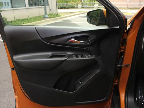 Used 2019 Chevrolet Equinox LT image 15