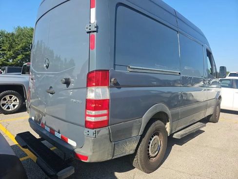 Used 2018 Mercedes-Benz Sprinter 2500 image 4