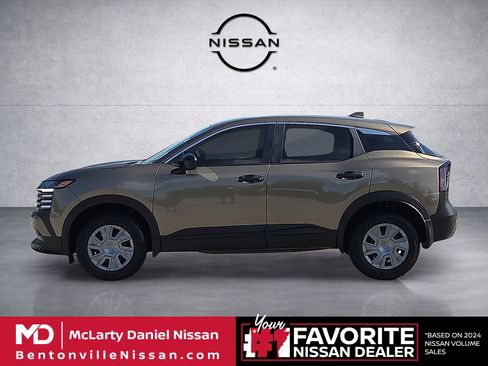 Used 2025 Nissan Kicks S FWD image 3