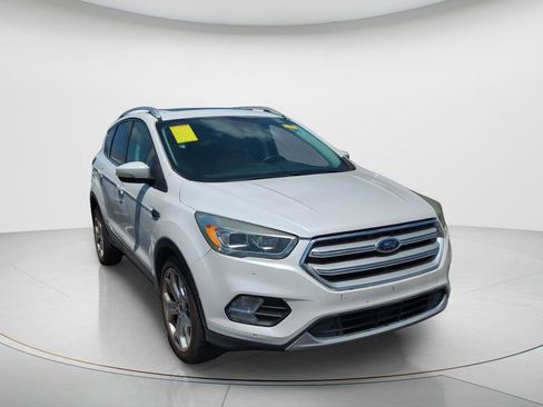 Used 2017 Ford Escape Titanium w/ Equipment Group 301A FWD image 3