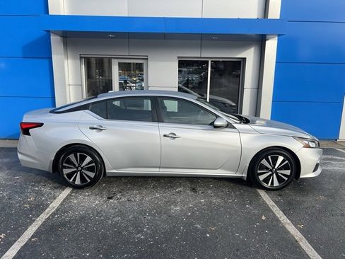Used 2022 Nissan Altima 2.5 SV image 4