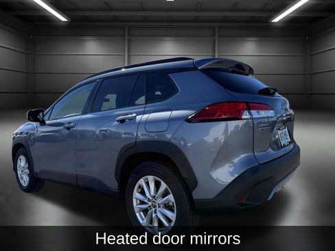 Used 2022 Toyota Corolla Cross LE image 9