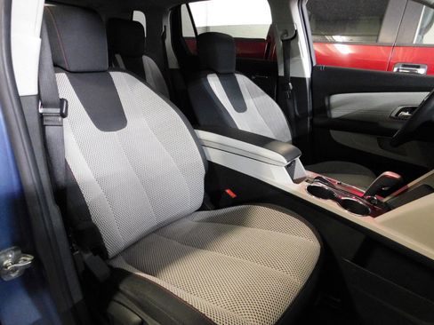 Used 2011 GMC Terrain SLE image 3