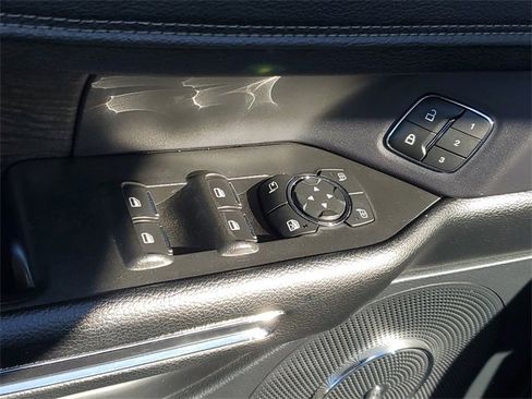 Used 2021 Ford Expedition Limited image 17