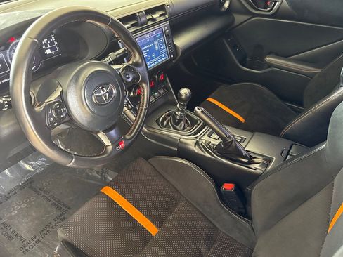 Used 2023 Toyota GR86 10th Anniversary SE image 10