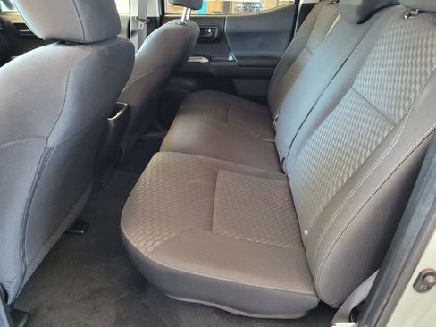 Used 2022 Toyota Tacoma SR5 w/ Trail Edition image 20