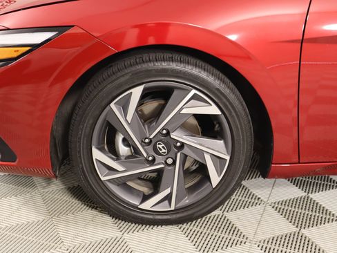 Used 2025 Hyundai Elantra SEL image 19