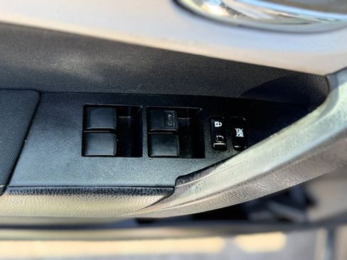 Used 2014 Toyota Corolla LE FWD image 24