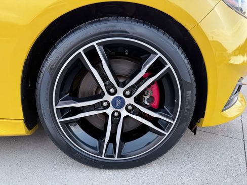 Used 2017 Ford Focus ST w/ Equipment Group 402A image 29