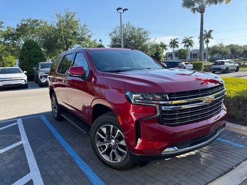 Used 2024 Chevrolet Tahoe LT w/ Luxury Package RWD image 2