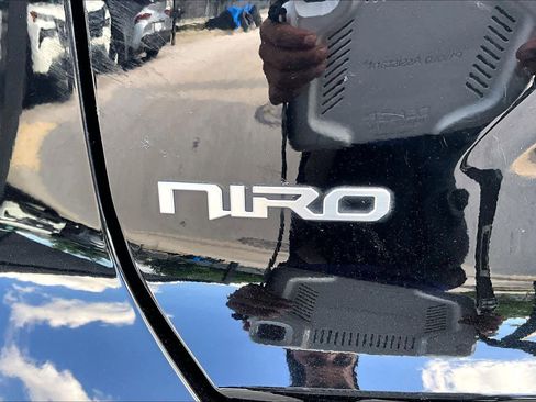 Used 2024 Kia Niro EX FWD image 14