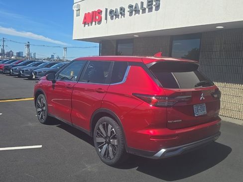 Used 2025 Mitsubishi Outlander SE AWD/4WD image 6