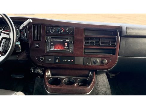 Used 2017 GMC Savana 2500 image 15