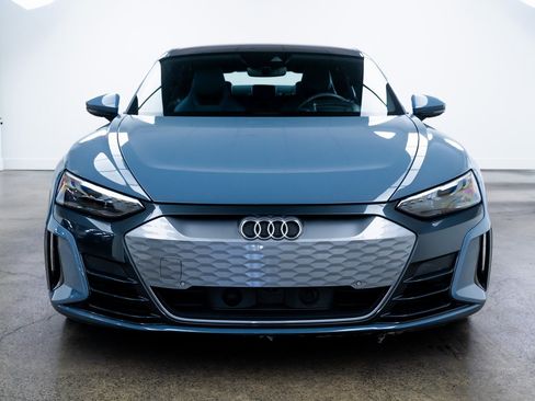 Used 2022 Audi e-tron GT Prestige w/ Prestige Package image 2