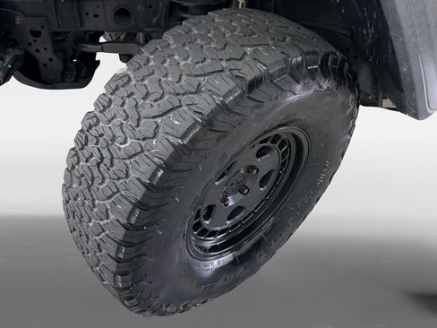 Used 2020 Jeep Gladiator Rubicon AWD/4WD image 9
