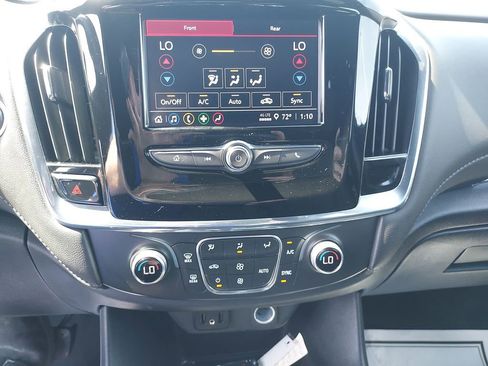 Used 2023 Chevrolet Traverse LT image 24