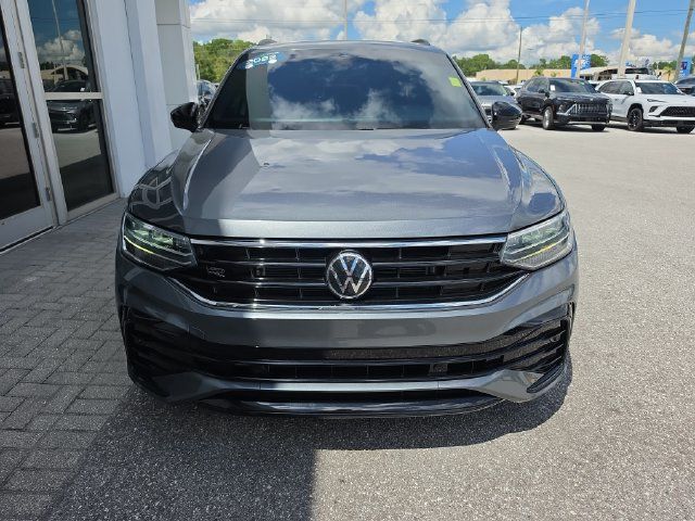 Used 2022 Volkswagen Tiguan SE R-Line FWD image 2