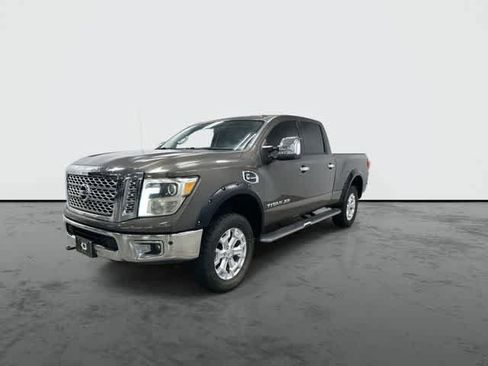 Used 2016 Nissan Titan SL AWD/4WD image 8