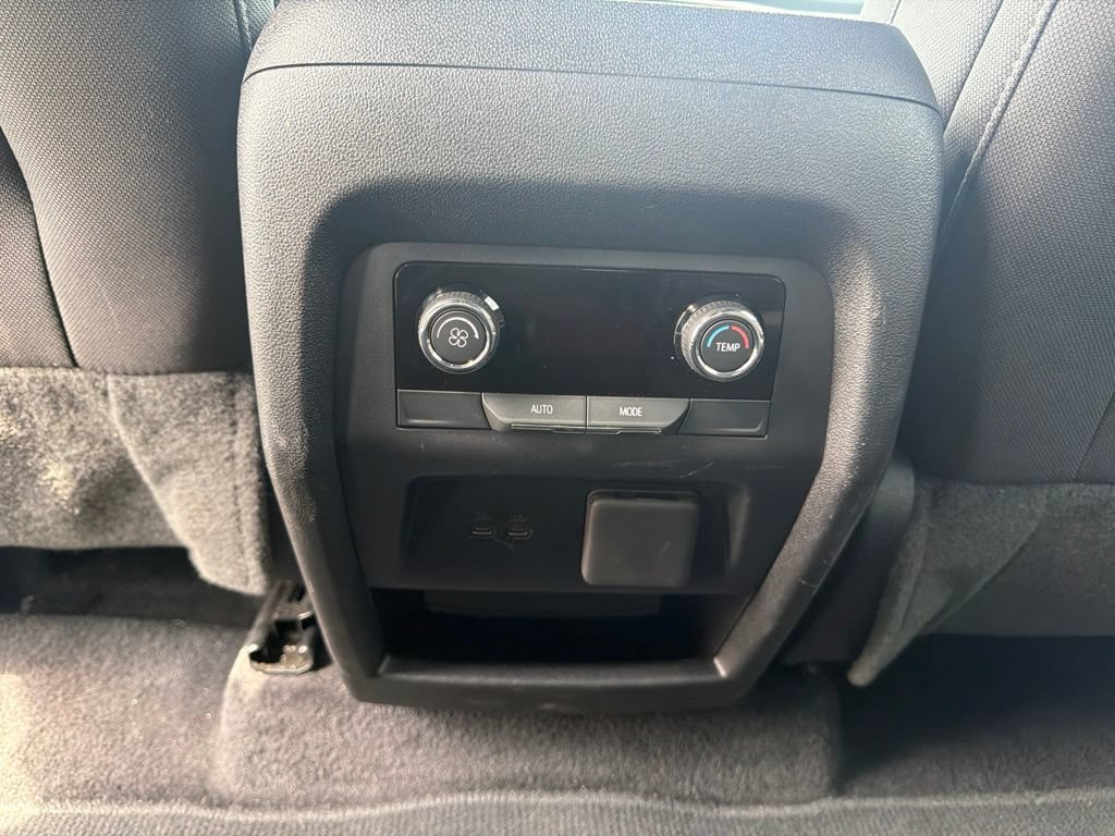 Used 2026 Chevrolet Traverse LT w/ Driver Confidence Package FWD image 18
