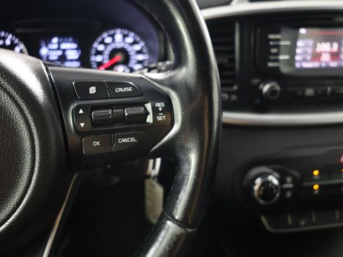 Used 2016 Kia Sorento LX w/ LX Convenience Package image 19