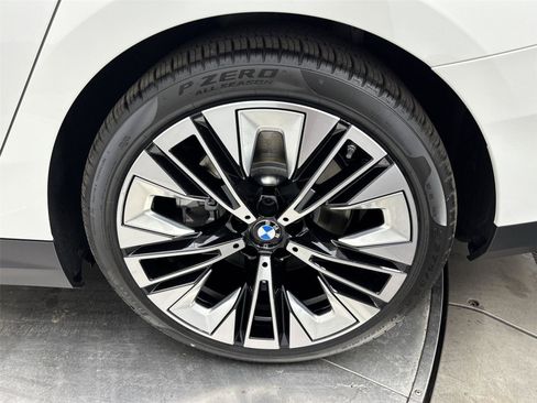 New 2026 BMW i5 eDrive40 image 27
