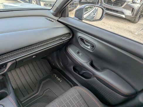 Used 2025 Honda HR-V Sport image 17