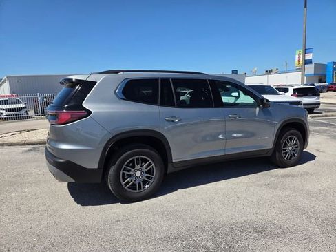 Used 2025 GMC Acadia Elevation FWD image 15