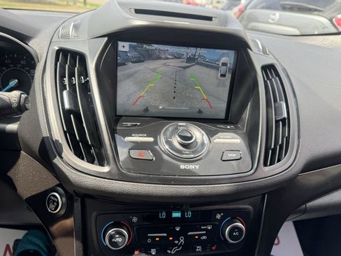 Used 2018 Ford Escape Titanium FWD image 12