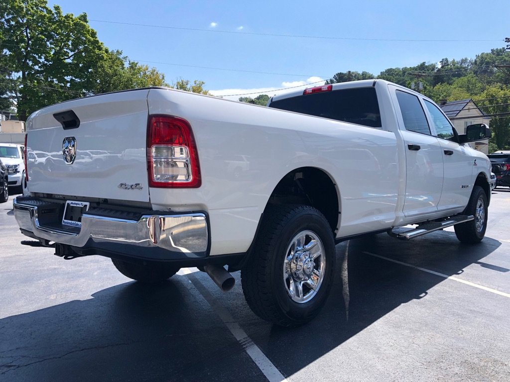 Used 2022 RAM 2500 Tradesman w/ Chrome Appearance Group AWD/4WD image 6
