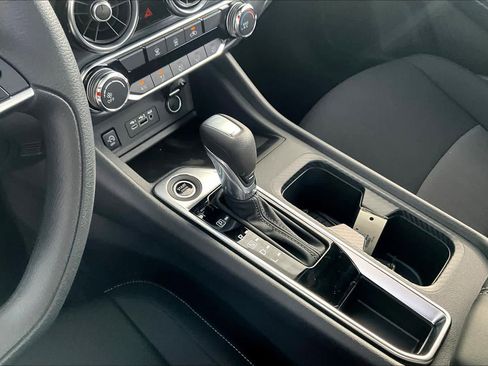 New 2025 Nissan Sentra SV image 11