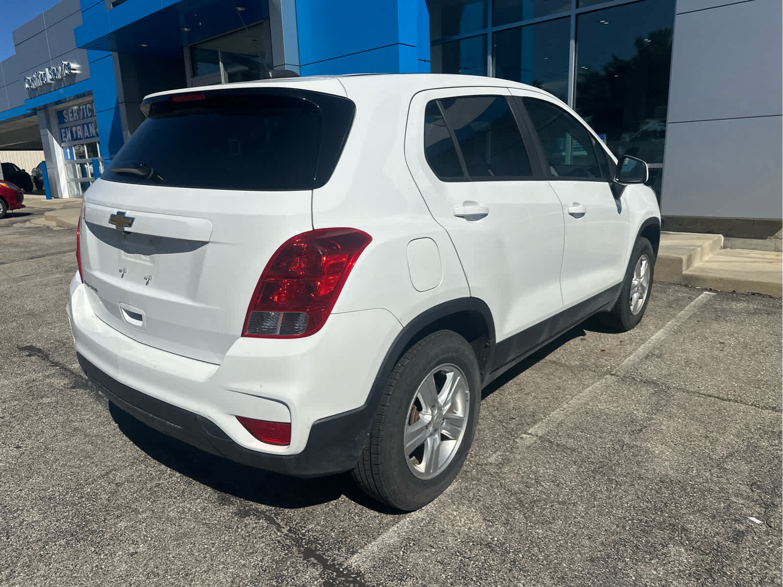 Used 2022 Chevrolet Trax LS w/ Tint and Cruise Package AWD/4WD image 5