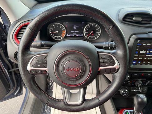 Used 2020 Jeep Renegade Trailhawk w/ UConnect 8.4 Nav Group AWD/4WD image 12