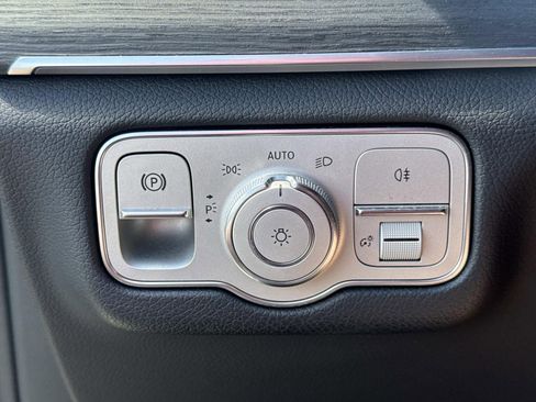 Used 2022 Mercedes-Benz GLS 450 4MATIC image 21