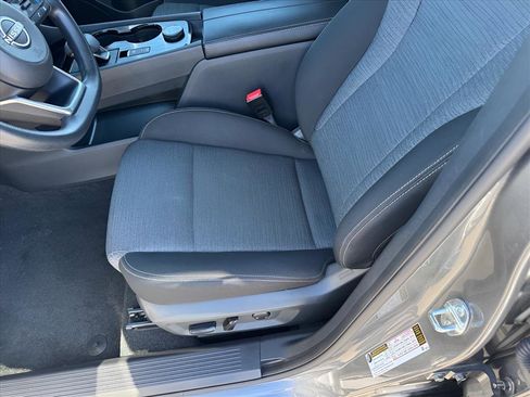 Used 2023 Nissan Rogue SV image 7