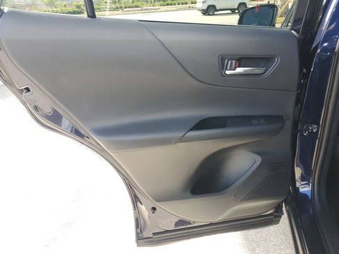 Used 2024 Toyota Venza LE image 31