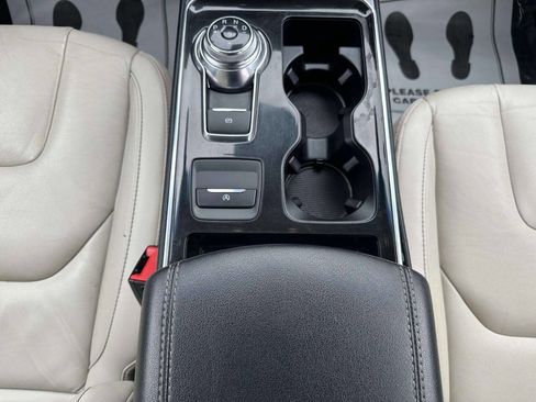 Used 2019 Ford Edge Titanium w/ Canadian Touring Package image 21