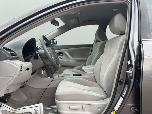 Used 2007 Toyota Camry LE FWD image 12