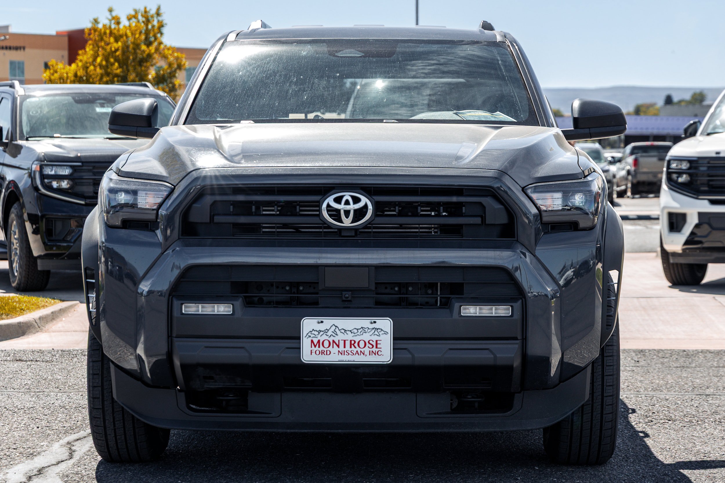 Used 2025 Toyota 4Runner SR5 AWD/4WD image 2