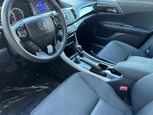Used 2017 Honda Accord LX image 4