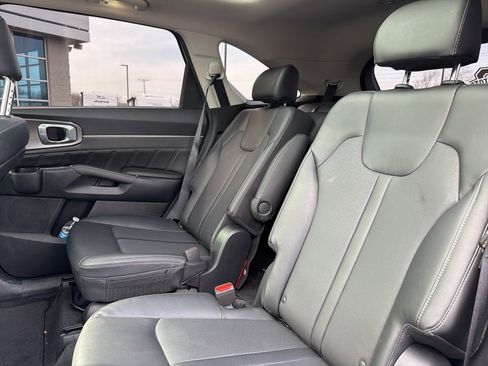 Used 2022 Kia Sorento SX image 12